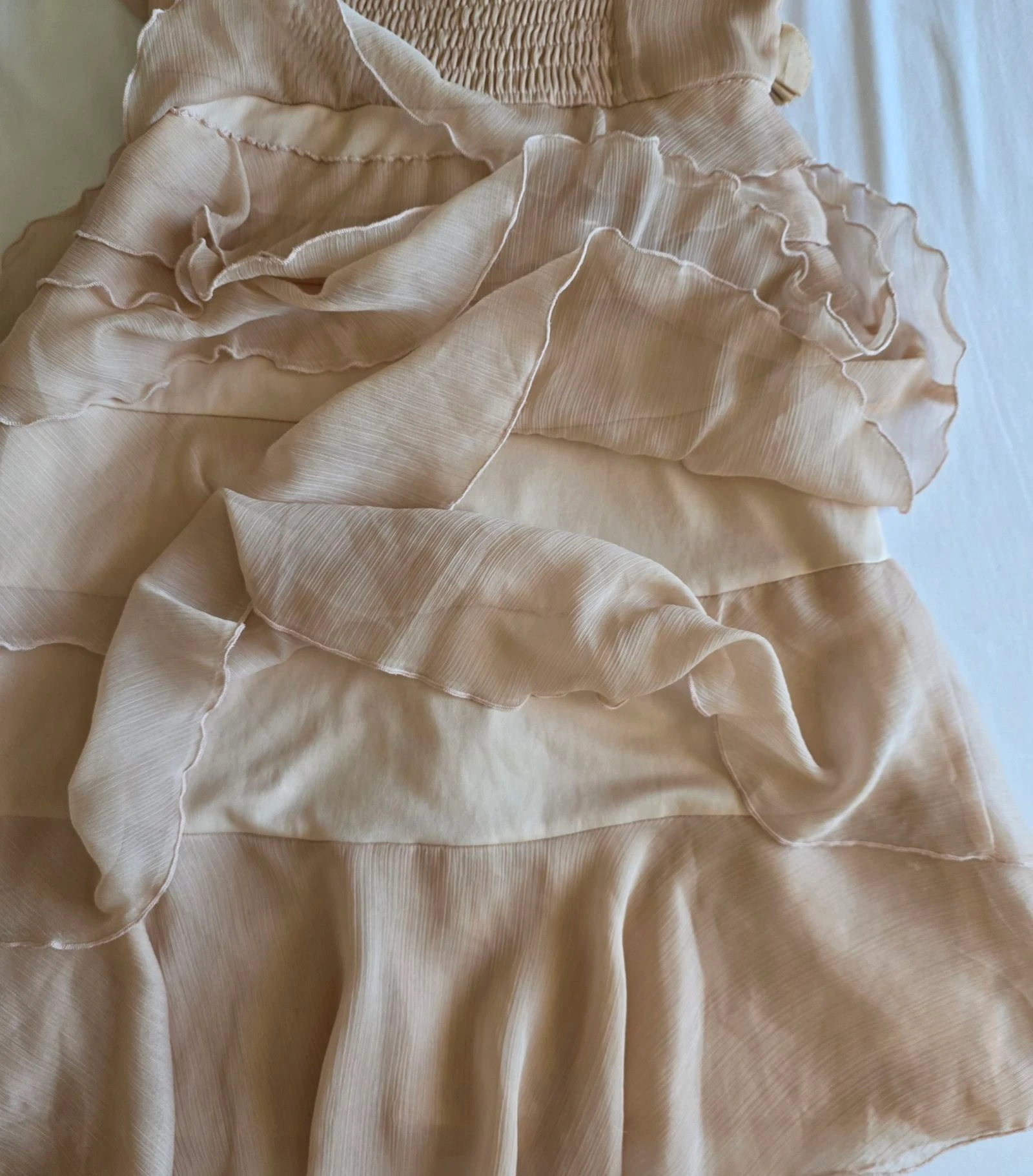 Robe corta nude Patrice Bréal S 36, vestido de noche con volantes y flores – photo 4